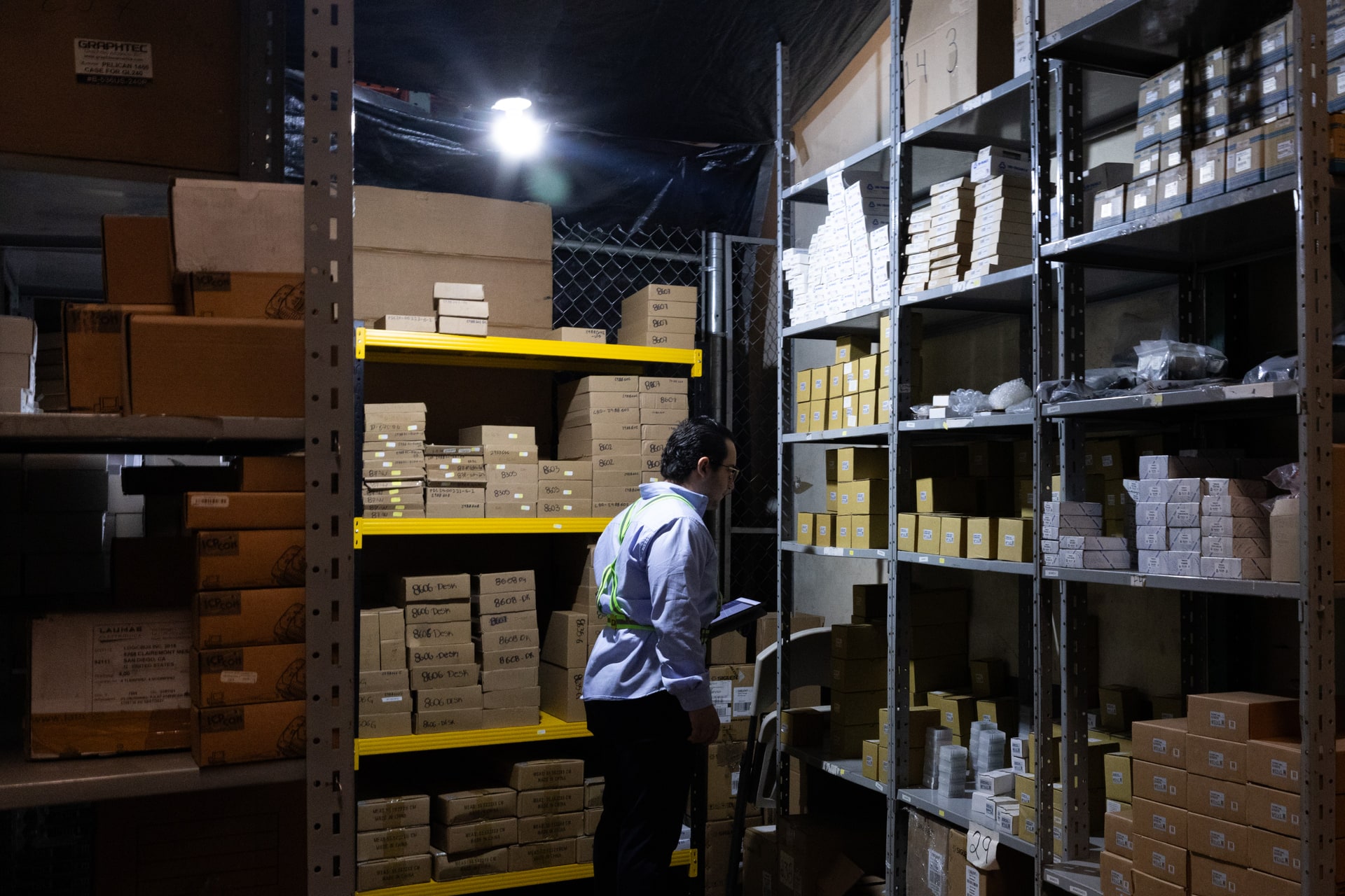 Recepción y verificación de equipo médico